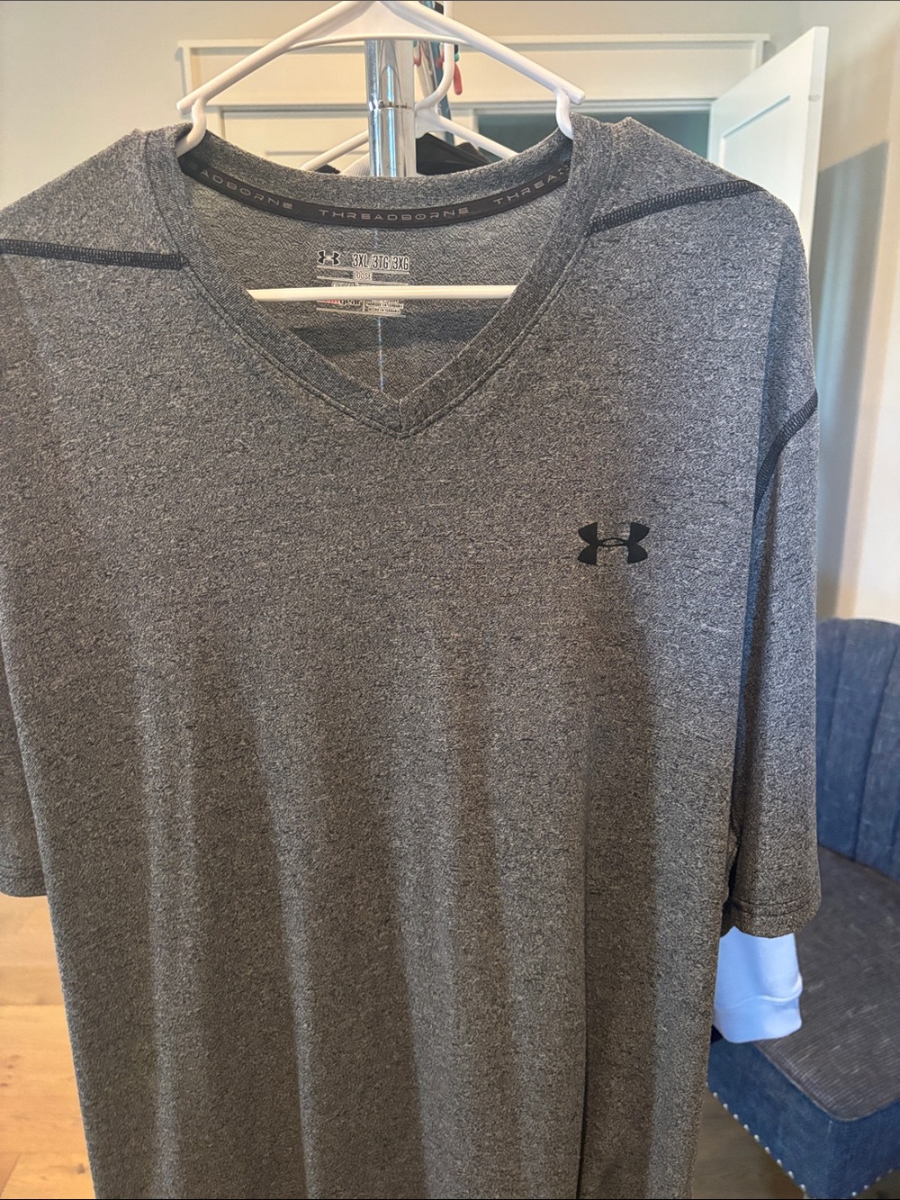 Under Armour Men's Heather Charcoal V-Neck Short Sleeve Shirt